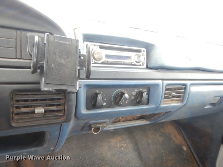 image for item HG9707 1997 Ford F450  flatbed truck