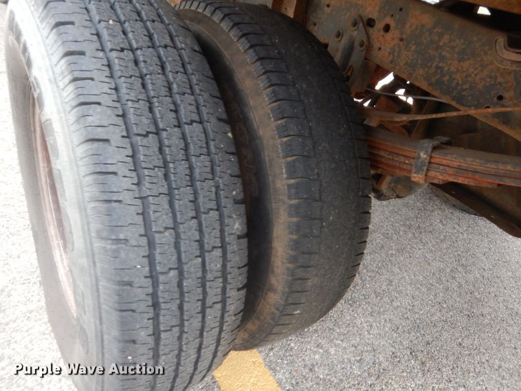 image for item HG9707 1997 Ford F450  flatbed truck