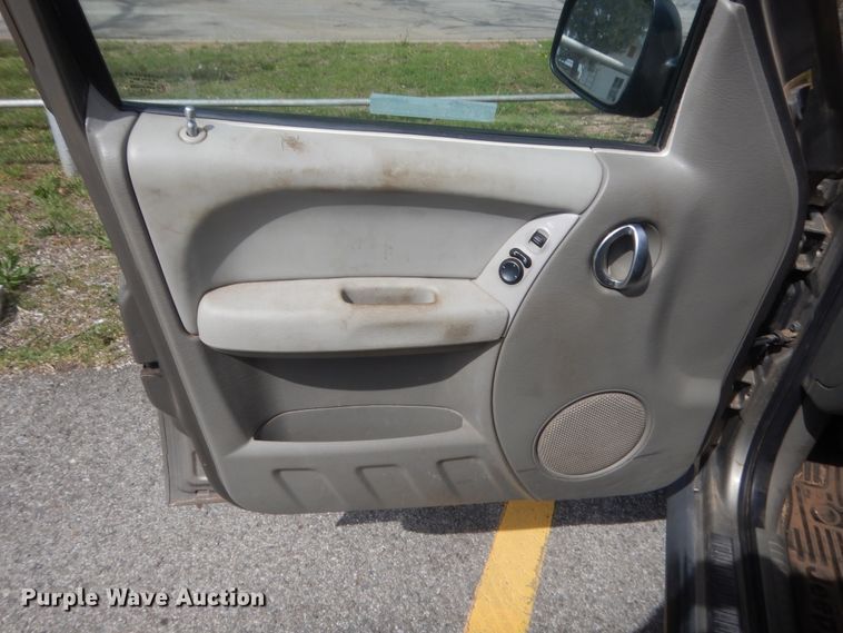 image for item HG9708 2005 Jeep Liberty Renegade  SUV