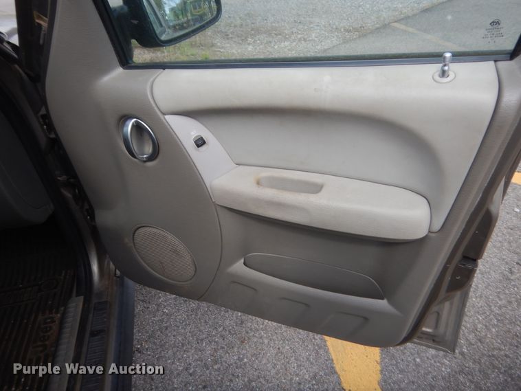 image for item HG9708 2005 Jeep Liberty Renegade  SUV