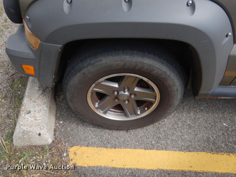 image for item HG9708 2005 Jeep Liberty Renegade  SUV