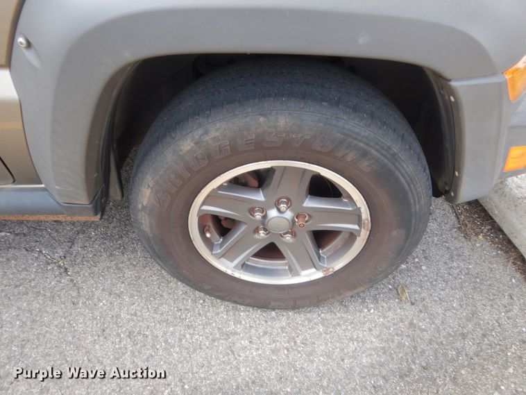 image for item HG9708 2005 Jeep Liberty Renegade  SUV