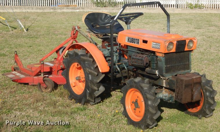 image for item HG9726 Kubota B6000  tractor