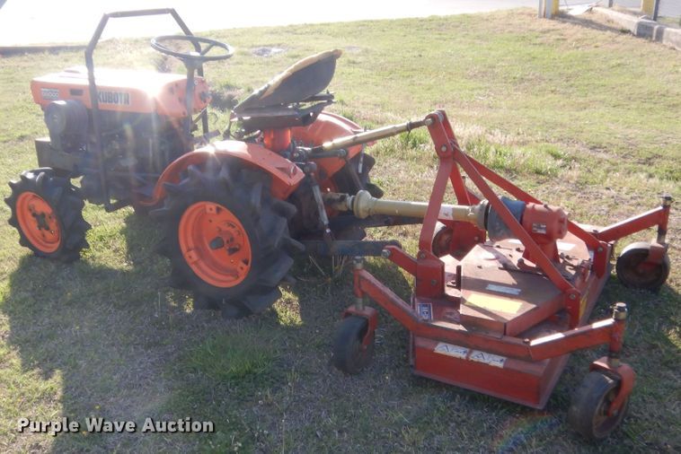image for item HG9726 Kubota B6000  tractor