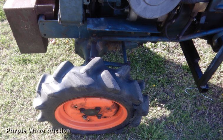 image for item HG9726 Kubota B6000  tractor