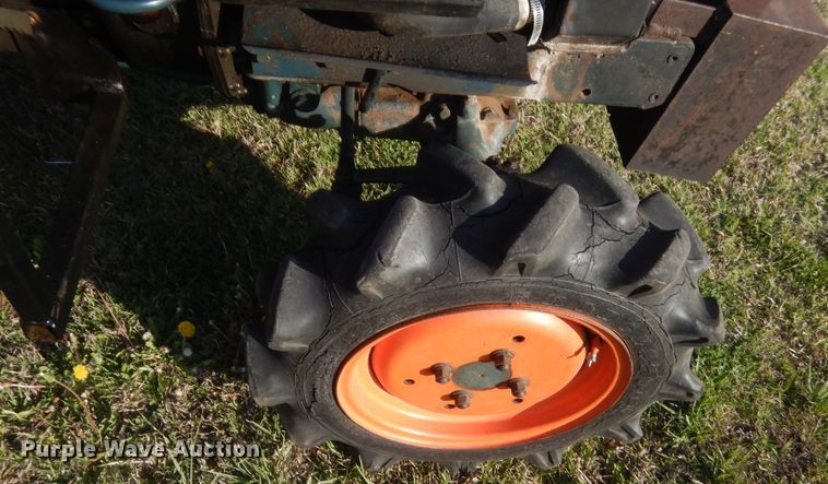 image for item HG9726 Kubota B6000  tractor