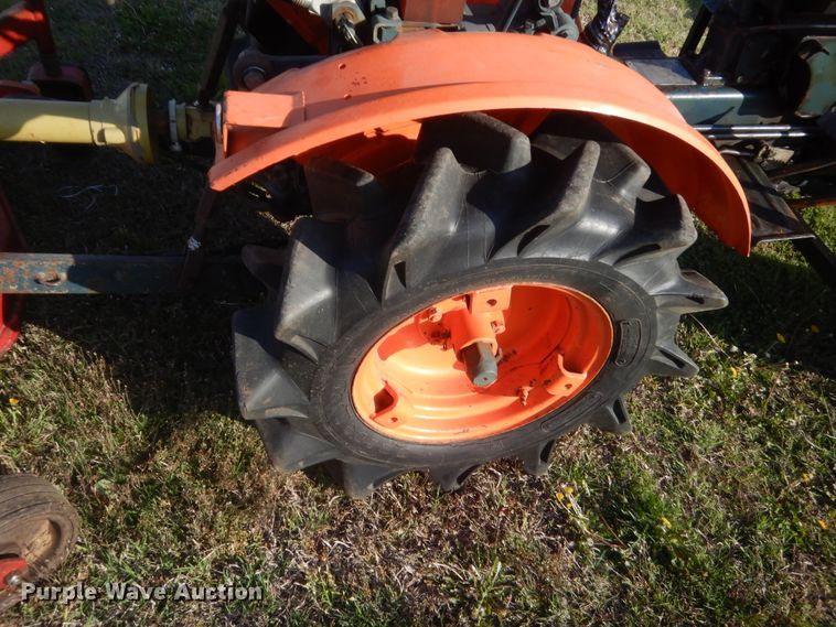 image for item HG9726 Kubota B6000  tractor