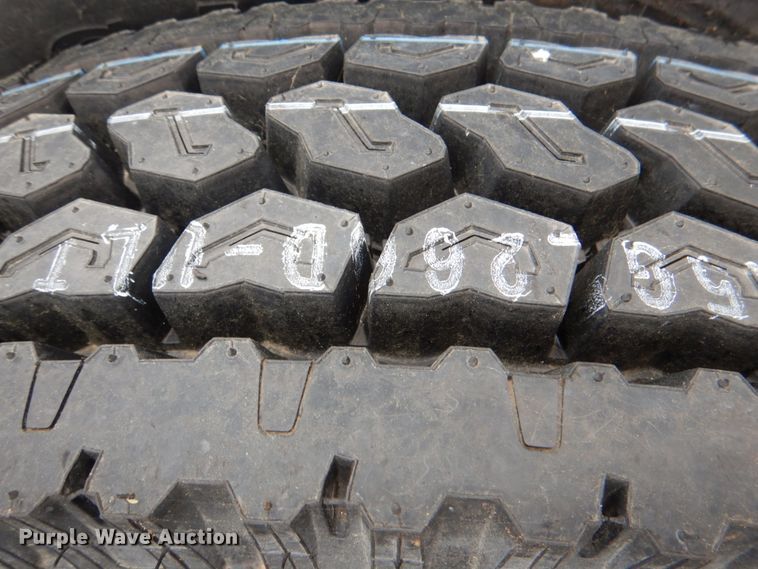 image for item HL9373 (4) Samson GL266D 11R24.5 tires