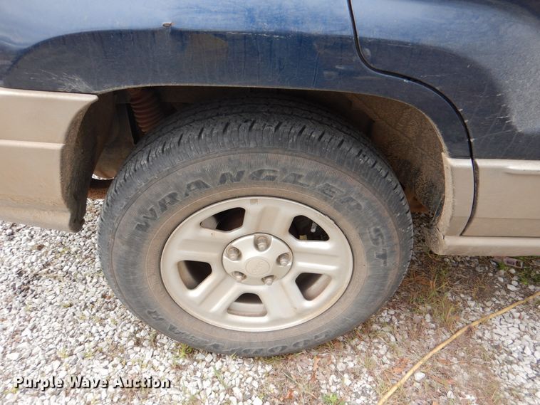 2000 Jeep Grand Cherokee SUV in Checotah, OK Item HL9379 sold