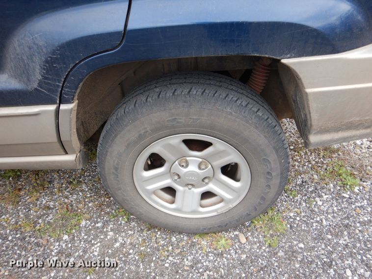 2000 Jeep Grand Cherokee SUV in Checotah, OK Item HL9379 sold
