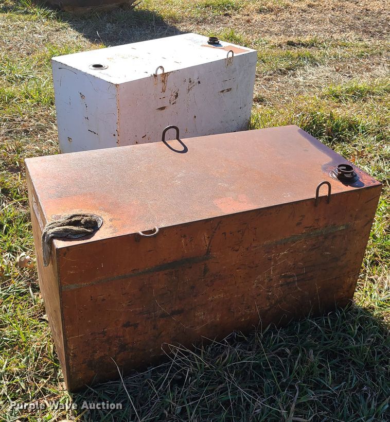 image for item HM9762 (2) fuel tanks