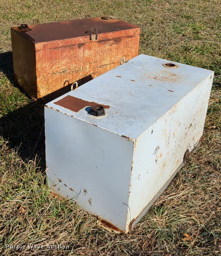 image for item HM9762 (2) fuel tanks