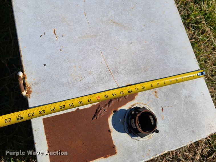 image for item HM9762 (2) fuel tanks