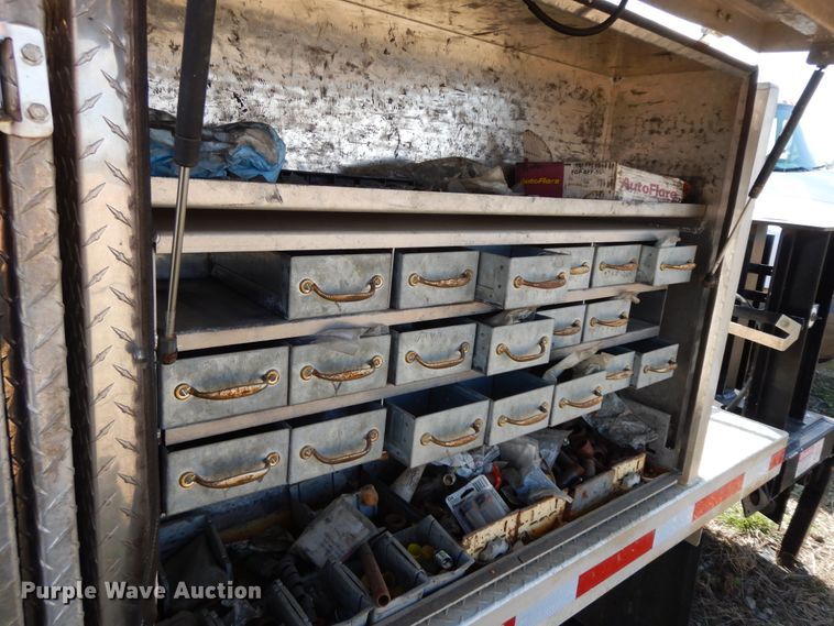 image for item HO9342 Signature Truck Systems  flatbed