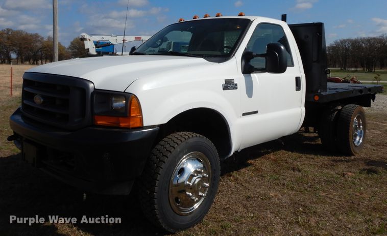 image for item HO9369 2001 Ford F450 Super Duty  flatbed truck