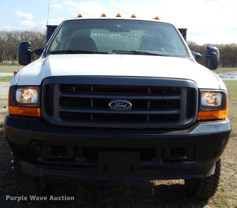 image for item HO9369 2001 Ford F450 Super Duty  flatbed truck