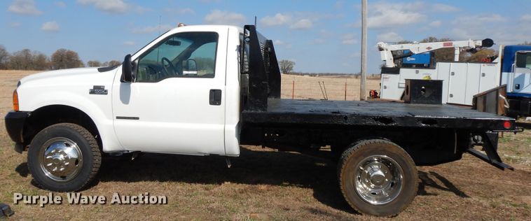 image for item HO9369 2001 Ford F450 Super Duty  flatbed truck