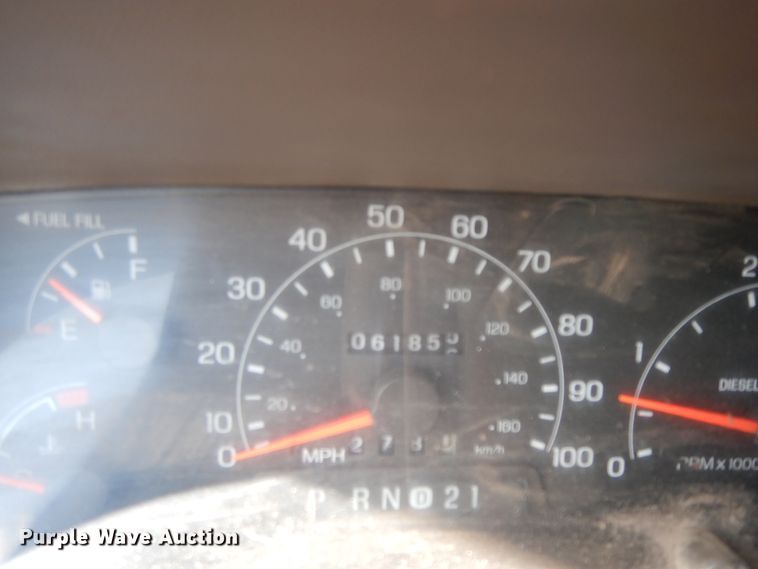 image for item HO9369 2001 Ford F450 Super Duty  flatbed truck