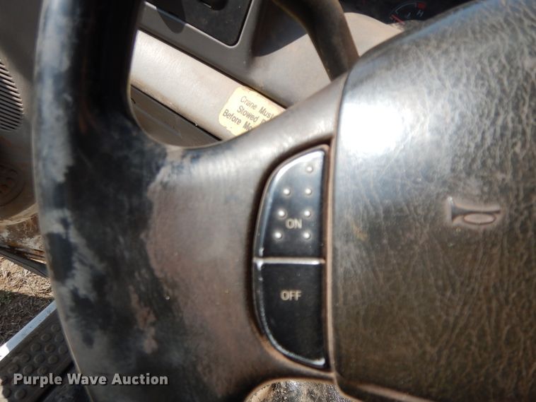 image for item HO9369 2001 Ford F450 Super Duty  flatbed truck