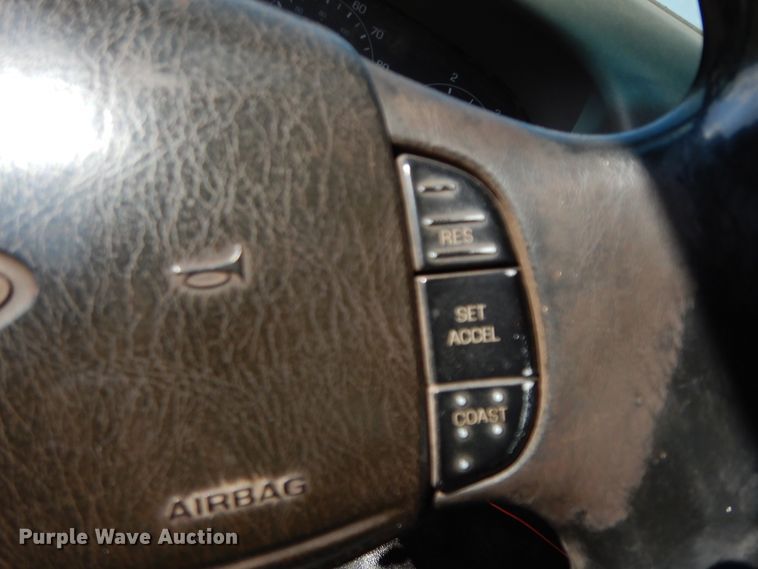 image for item HO9369 2001 Ford F450 Super Duty  flatbed truck