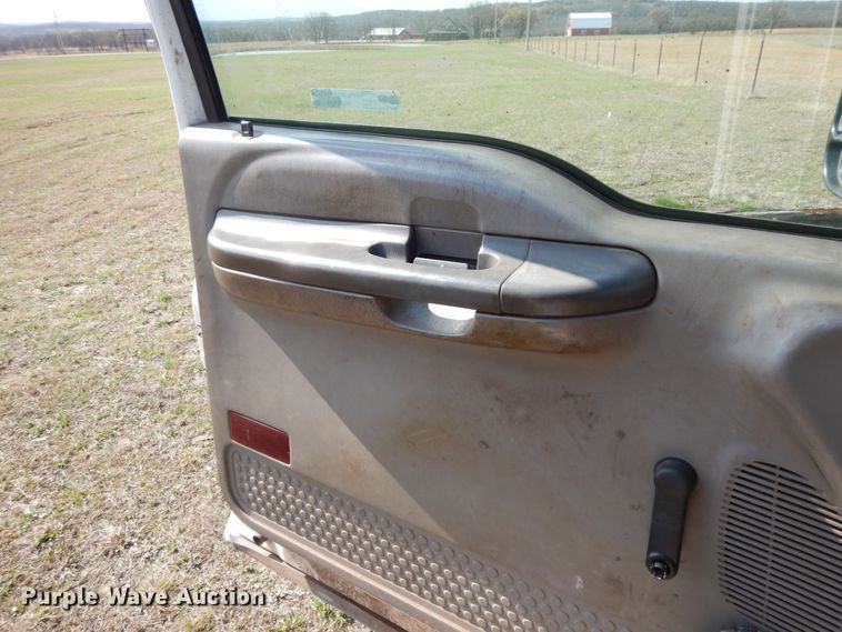 image for item HO9369 2001 Ford F450 Super Duty  flatbed truck