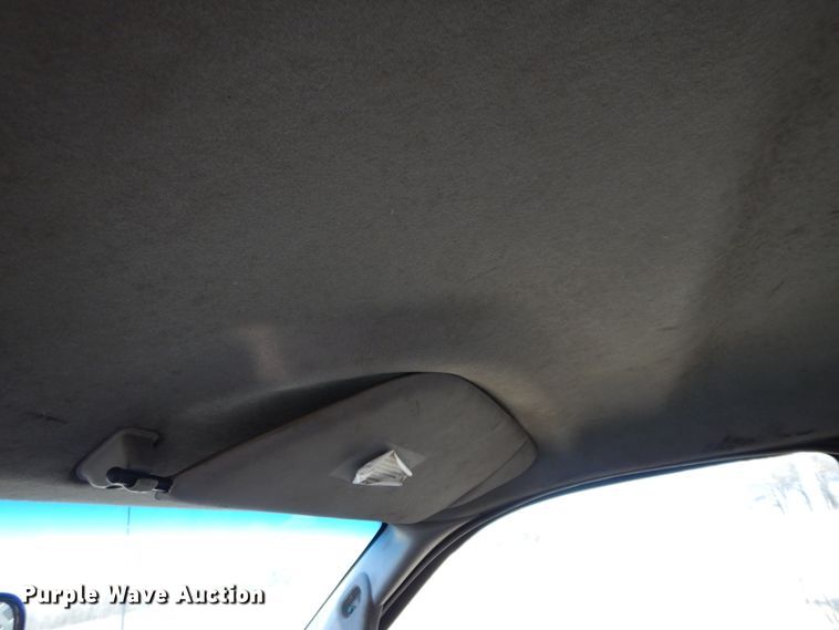 image for item HO9369 2001 Ford F450 Super Duty  flatbed truck