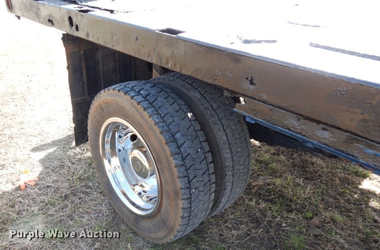 image for item HO9369 2001 Ford F450 Super Duty  flatbed truck