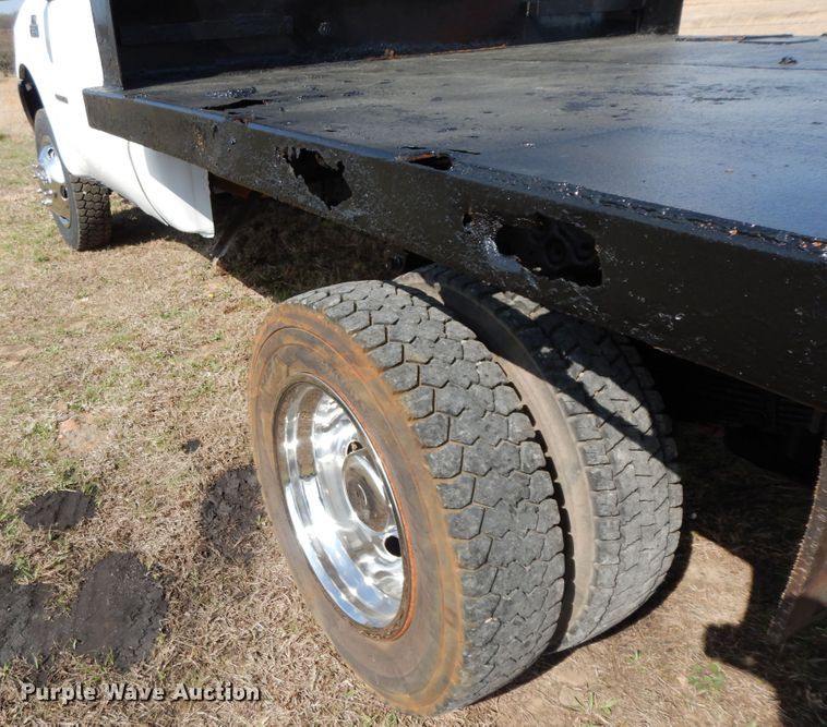 image for item HO9369 2001 Ford F450 Super Duty  flatbed truck