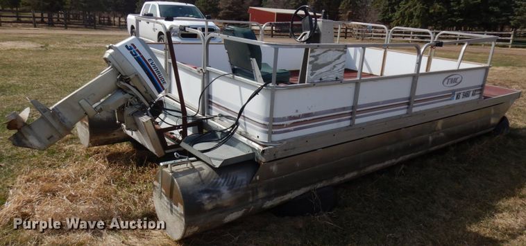 image for item HR9090 1986 TMC  pontoon boat