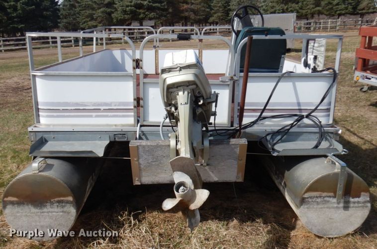 image for item HR9090 1986 TMC  pontoon boat