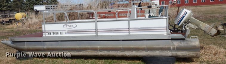 image for item HR9090 1986 TMC  pontoon boat