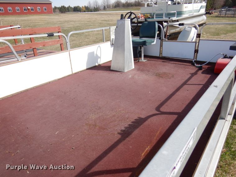 image for item HR9090 1986 TMC  pontoon boat
