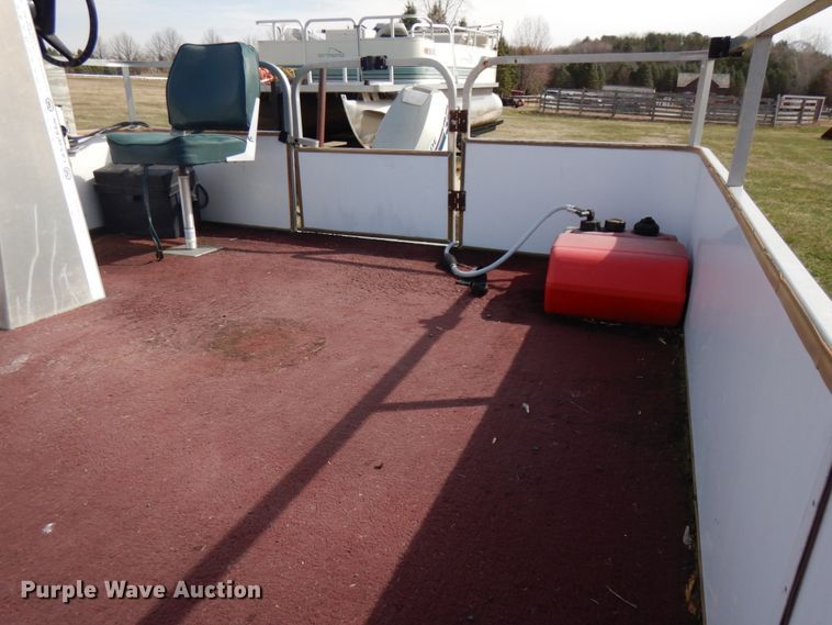 image for item HR9090 1986 TMC  pontoon boat