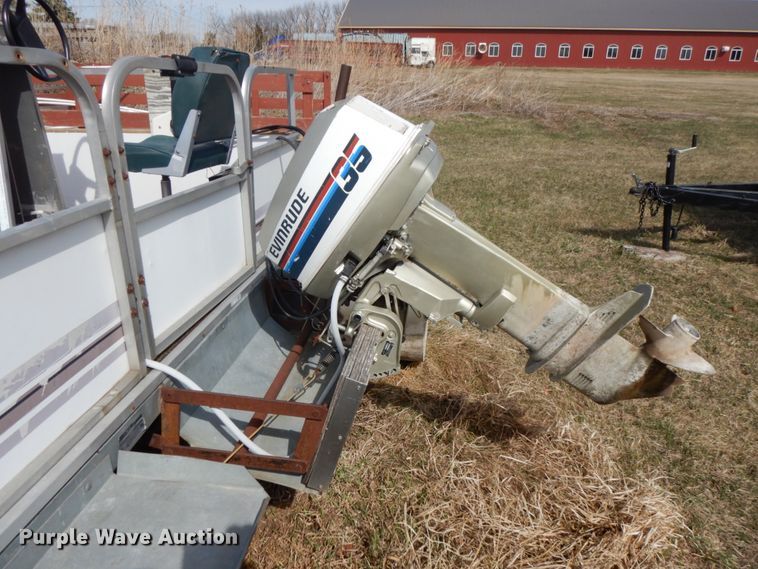 image for item HR9090 1986 TMC  pontoon boat