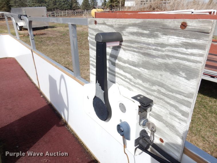 image for item HR9090 1986 TMC  pontoon boat