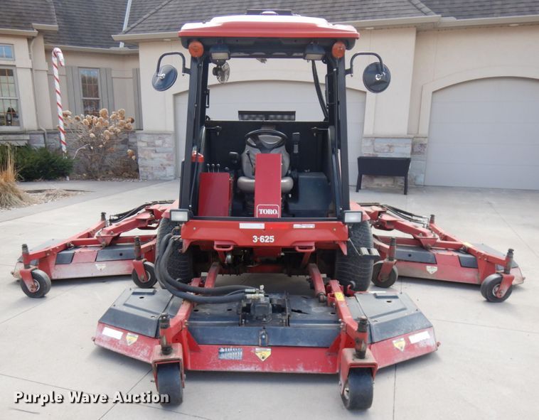 image for item HR9141 Toro Groundmaster 580D  lawn mower