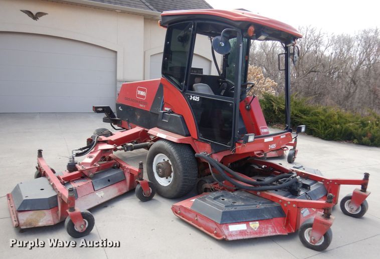 image for item HR9141 Toro Groundmaster 580D  lawn mower