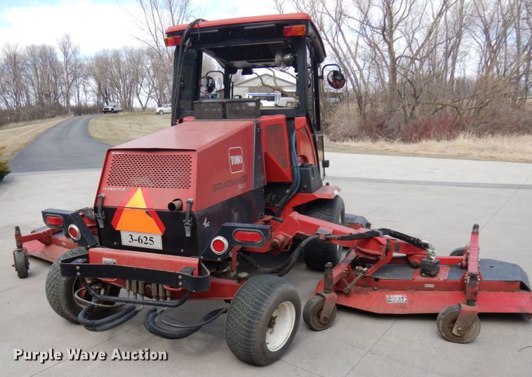image for item HR9141 Toro Groundmaster 580D  lawn mower