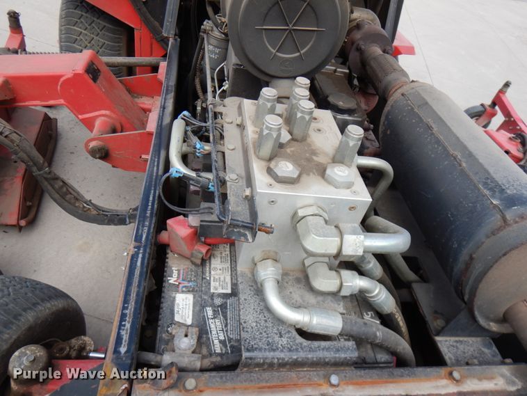 image for item HR9141 Toro Groundmaster 580D  lawn mower