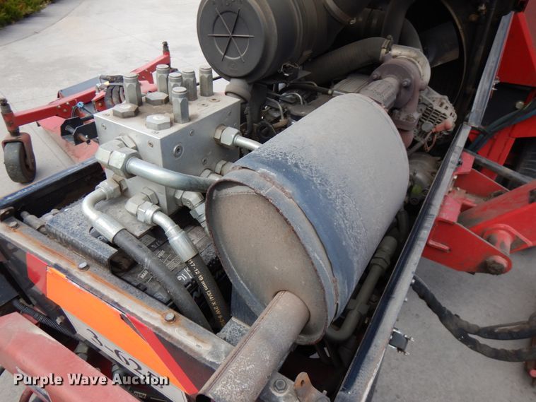 image for item HR9141 Toro Groundmaster 580D  lawn mower