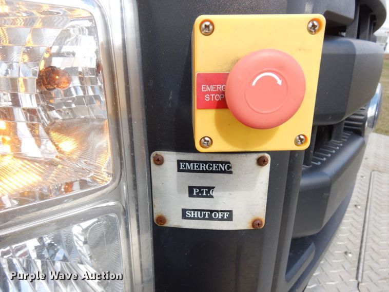 image for item HR9142 2016 Ford F550  utility / service truck