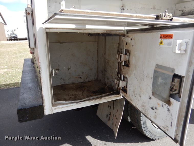 image for item HR9142 2016 Ford F550  utility / service truck