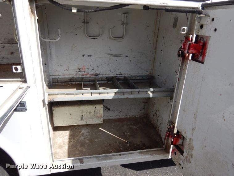 image for item HR9142 2016 Ford F550  utility / service truck