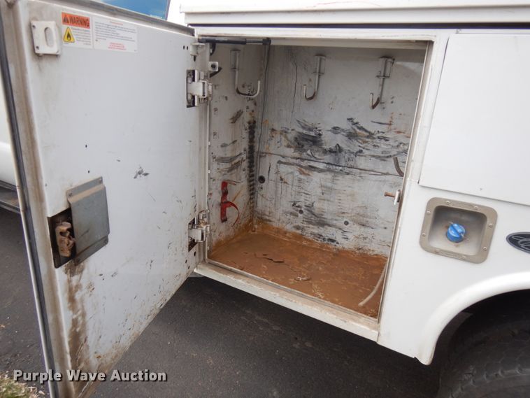 image for item HR9142 2016 Ford F550  utility / service truck