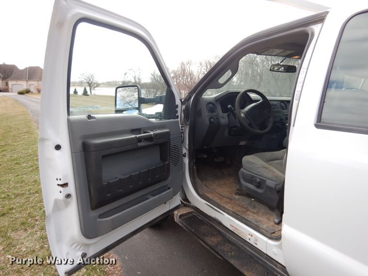 image for item HR9142 2016 Ford F550  utility / service truck