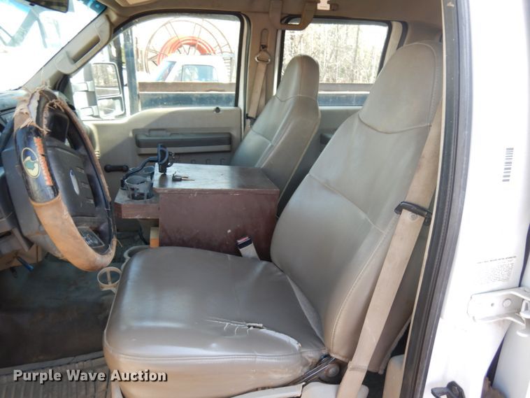 image for item HR9161 2008 Ford F550  flatbed truck