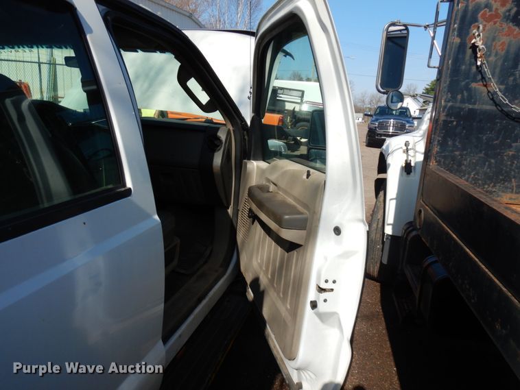 image for item HR9161 2008 Ford F550  flatbed truck