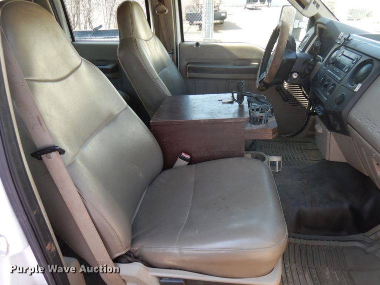 image for item HR9161 2008 Ford F550  flatbed truck