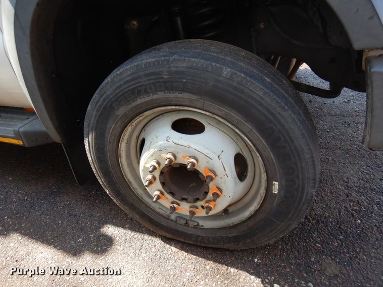 image for item HR9161 2008 Ford F550  flatbed truck