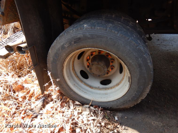 image for item HR9161 2008 Ford F550  flatbed truck